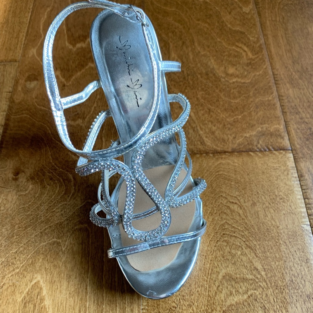 Silver high heels - Picture 2 of 3